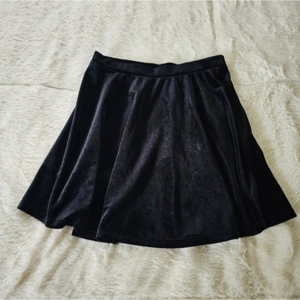 Girls Black Velvet-Like Mini-Skirt Size M by Epic Threads Size Medium